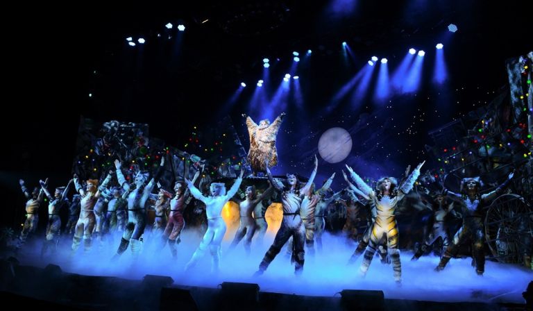 Cats: Το πολυβραβευμένο και παγκοσμίως αγαπημένο μιούζικαλ στο Christmas Theater