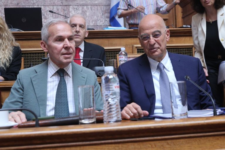«Θητεία σε πλοίο: μόνο ο Αρχιεπίσκοπος δεν τηλεφωνεί, λέει ο Δένδιας»