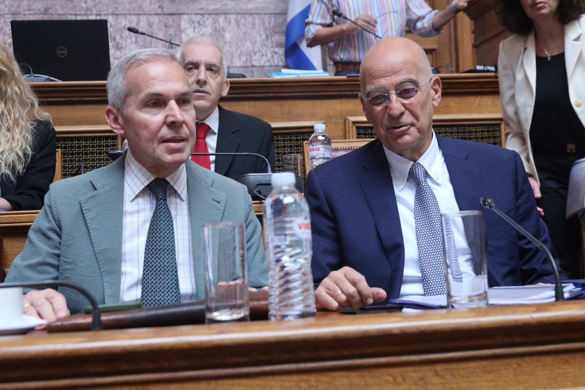 «Θητεία σε πλοίο: μόνο ο Αρχιεπίσκοπος δεν τηλεφωνεί, λέει ο Δένδιας»