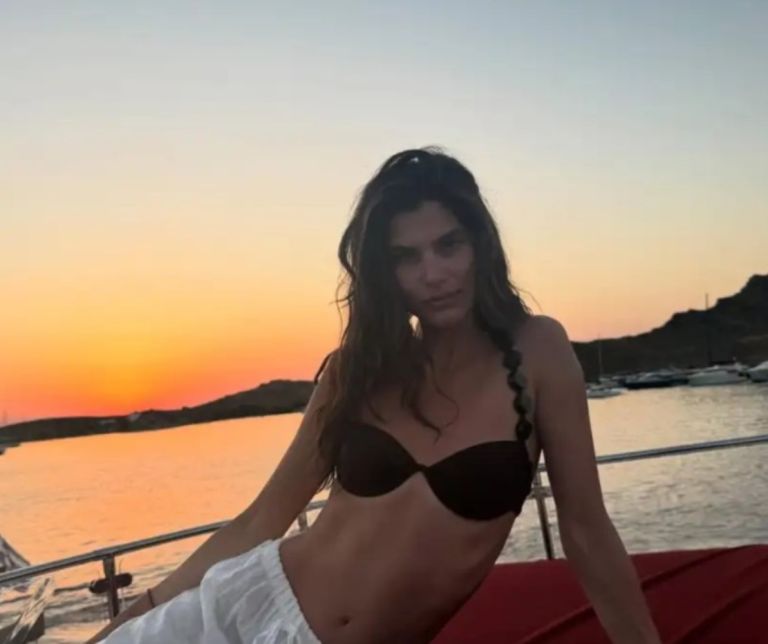 Ανθή Φακιδάρη: Η Ελληνίδα που κατέκτησε τις πασαρέλες του κόσμου κάνει διακοπές στην Πάρο!