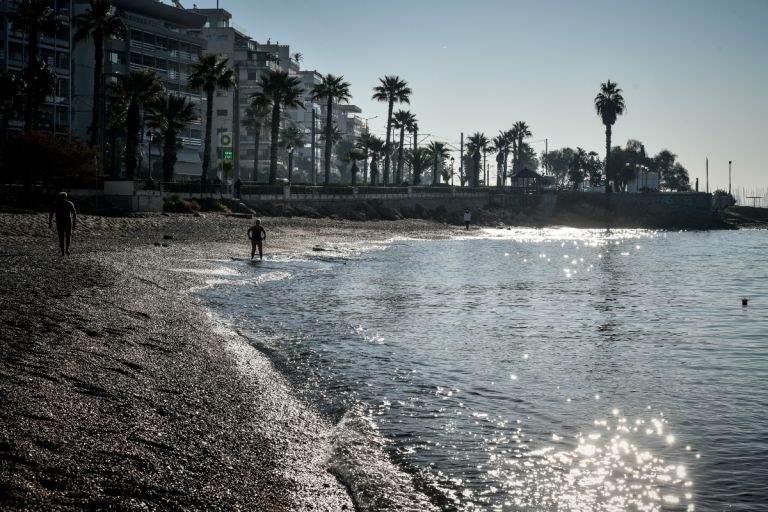 Μυστήριο στο Παλαιό Φάληρο: Το κορίτσι στο καροτσάκι και η γυναίκα-«κλειδί» που ίσως λύσει το θρίλερ