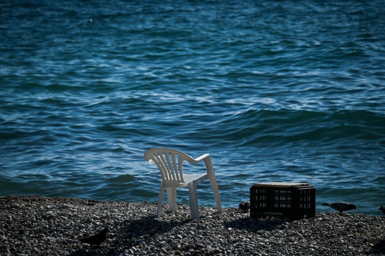 Δεν το σκότωσαν, αλλά δεν το ψάχνει κανείς: Ο γρίφος με το νεκρό κοριτσάκι στη θάλασσα