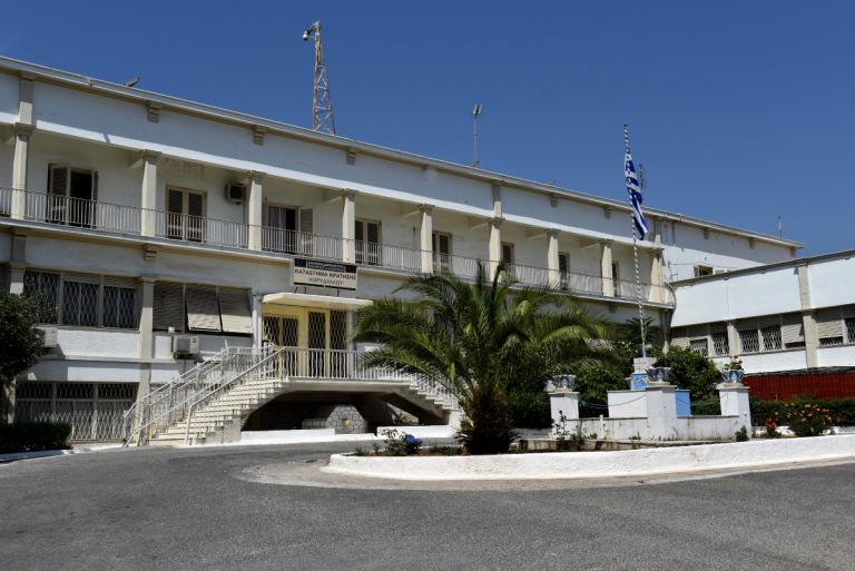 ‘Greek FBI’ raids Korydallos prison – 11 arrested for drugs and weapons