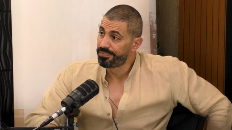 Συγκλονίζει ο Παράσχος: «Έχω ακόμα δρόμο – Ο καρκίνος επηρεάζει τη φωνή μου»