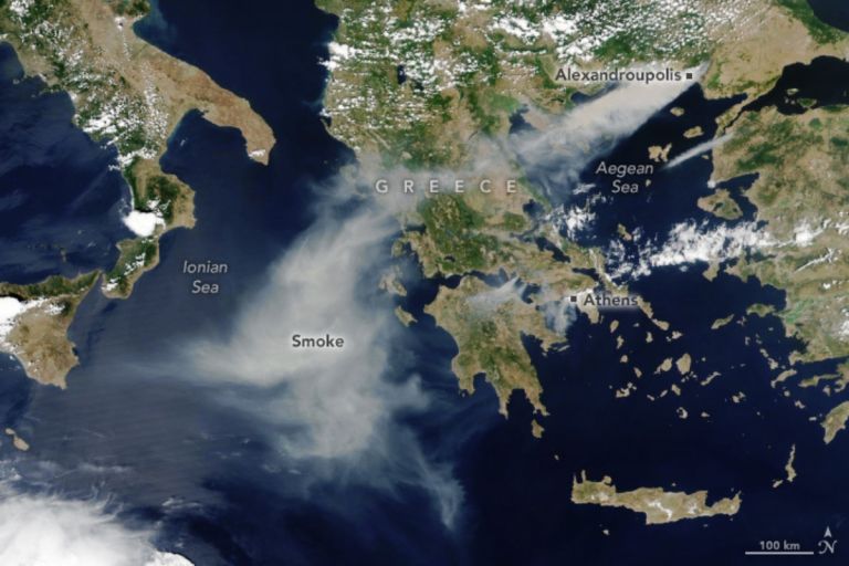 Φλέγεται η Μεσόγειος: Οι δορυφορικοί χάρτες της NASA αποκαλύπτουν την έκταση των πυρκαγιών