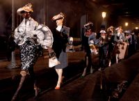 Paris Haute Couture: Στη Πόλη του Φωτός ξεκίνησε η απόλυτη γιορτή της μόδας Paris Haute Couture: Στη Πόλη του Φωτός ξεκίνησε η απόλυτη γιορτή της μόδας