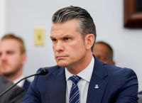 Hegseth: Ακύρωσε τις εξαγωγές όπλων στην Ουκρανία χωρίς να ενημερώσει τον Λευκό Οίκο Hegseth: Ακύρωσε τις εξαγωγές όπλων στην Ουκρανία χωρίς να ενημερώσει τον Λευκό Οίκο