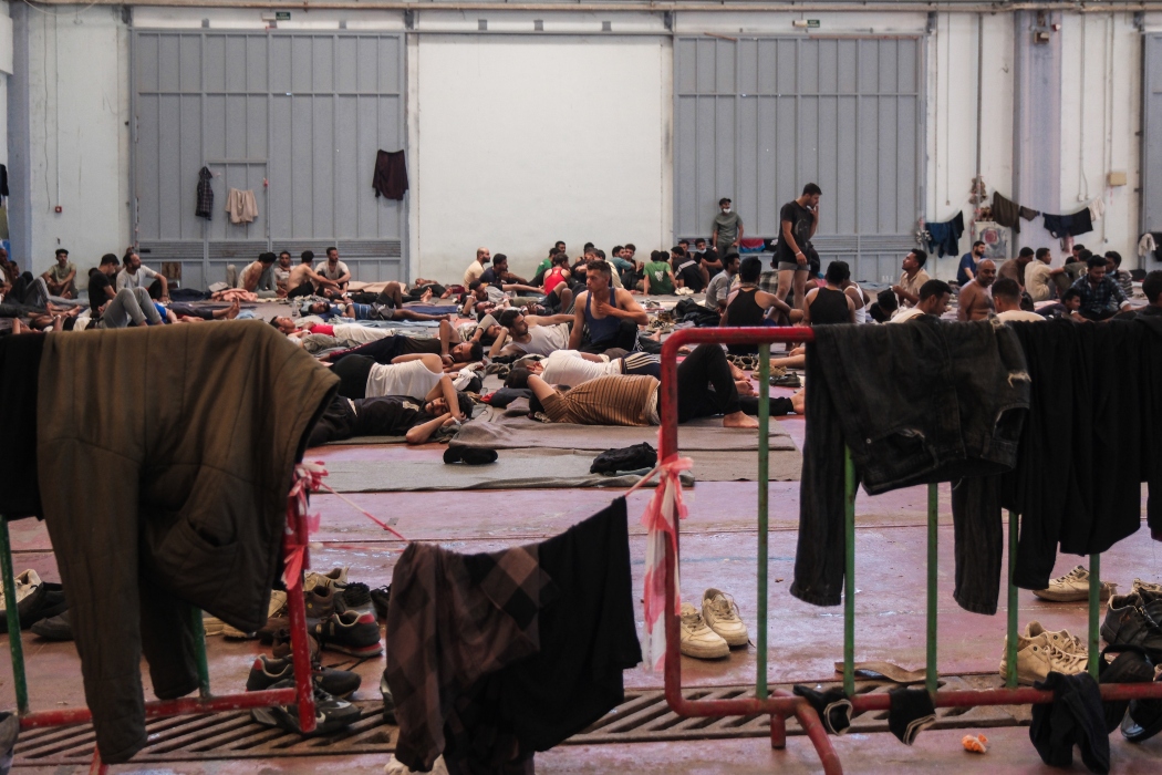 «Βουλιάζει» η Κρήτη από τις μεταναστευτικές ροές – Νέα καραβιά με 520 άτομα τα ξημερώματα στις ακτές