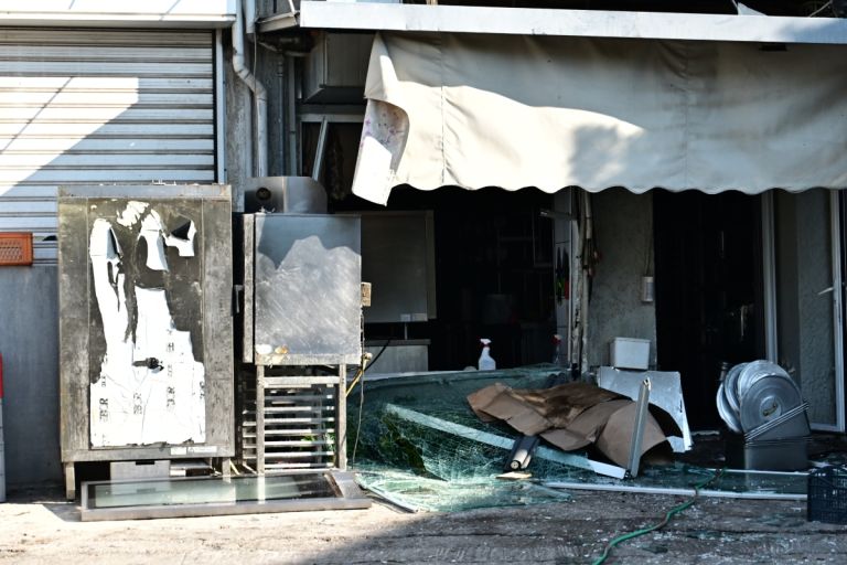 Πάρνωνος Μαρούσι: Έκρηξη σε ταβέρνα-Δύο γυναίκες μεταφέρθηκαν τραυματισμένες στο νοσοκομείο