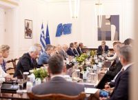 Συνάντηση του πρωθυπουργού με τους επικεφαλής των ιδρυμάτων της «Πρωτοβουλίας ’21» Συνάντηση του πρωθυπουργού με τους επικεφαλής των ιδρυμάτων της «Πρωτοβουλίας ’21»