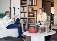 Συνάντηση Μητσοτάκη με Άνγκελα Μέρκελ – Στο επίκεντρο οι ευρωπαϊκές και διεθνείς εξελίξεις Συνάντηση Μητσοτάκη με Άνγκελα Μέρκελ – Στο επίκεντρο οι ευρωπαϊκές και διεθνείς εξελίξεις