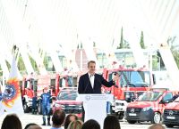 Μητσοτάκης για τα νέα οχήματα στην Πυροσβεστική: Καθημερινά η πατρίδα προοδεύει,κάνει βήματα μπροστά Μητσοτάκης για τα νέα οχήματα στην Πυροσβεστική: Καθημερινά η πατρίδα προοδεύει,κάνει βήματα μπροστά