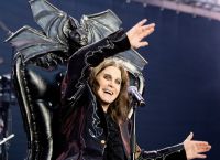 Όζι Όζμπορν και Black Sabbath συγκέντρωσαν 190 εκατ. δολάρια για φιλανθρωπικό σκοπό στο μεγάλο φινάλε τους Όζι Όζμπορν και Black Sabbath συγκέντρωσαν 190 εκατ. δολάρια για φιλανθρωπικό σκοπό στο μεγάλο φινάλε τους