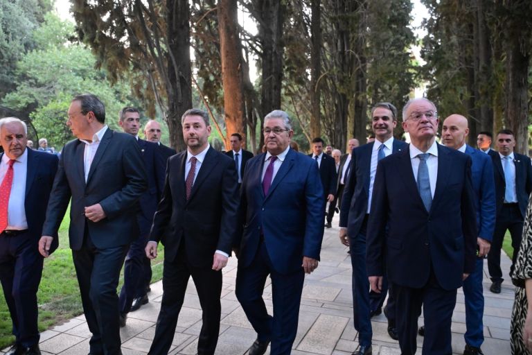 Παρουσίες, απουσίες και μηνύματα από τη δεξίωση στο Προεδρικό Μέγαρο