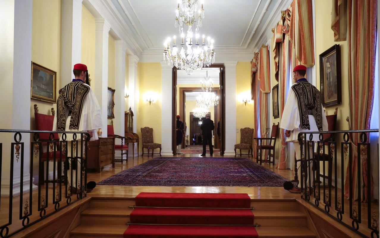 Η Δημοκρατία γιορτάζει, η πολιτική σκηνή «βράζει» – Επέτειος στο Προεδρικό Μέγαρο