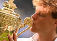 Wimbledon 2025: Οι εμφανίσεις των A-listers που συζητήθηκαν-Ο Jannik Sinner θριάμβευσε Wimbledon 2025: Οι εμφανίσεις των A-listers που συζητήθηκαν-Ο Jannik Sinner θριάμβευσε