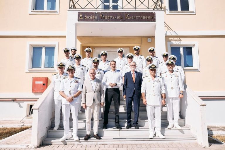 Laskaridis Foundation donates diving watches to Special Forces – Mitsotakis reaffirms naval support