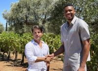 Premia: Giannis Antetokounmpo and Sklavenitis Family Join €40M Capital Increase Premia: Giannis Antetokounmpo and Sklavenitis Family Join €40M Capital Increase