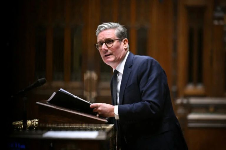 Βρετανία: Κλάματα στη Βουλή, κατάρρευση της στερλίνας