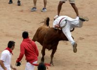 Πέντε τραυματίες από ταύρους στο φεστιβάλ της Παμπλόνα στην Ισπανία Πέντε τραυματίες από ταύρους στο φεστιβάλ της Παμπλόνα στην Ισπανία