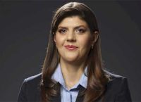 Λάουρα Κοβέσι: Η Δικαιοσύνη με Ανθρώπινη Φωνή στην Εποχή της Θεσμικής Τρικυμίας Λάουρα Κοβέσι: Η Δικαιοσύνη με Ανθρώπινη Φωνή στην Εποχή της Θεσμικής Τρικυμίας