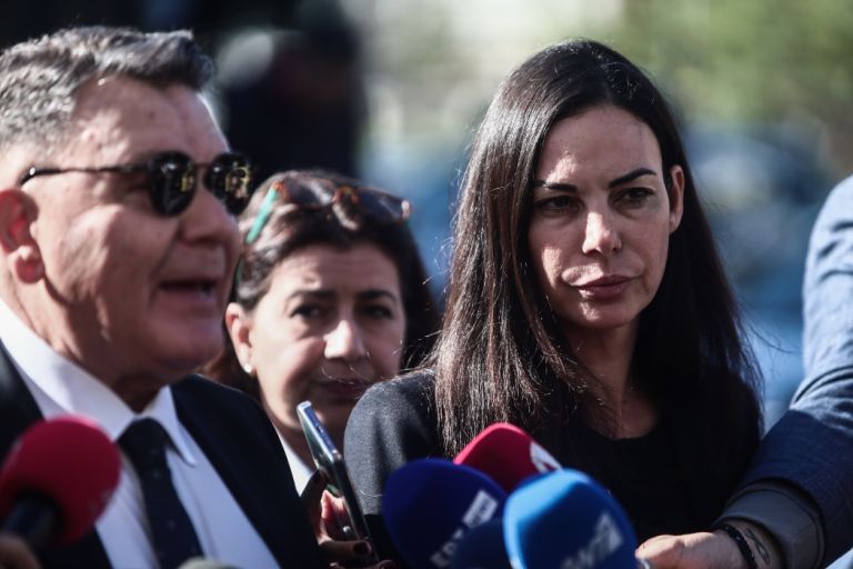 Η Βατίδου ξεσπά κατά του Κούγια: «Δούλευα για να πηγαίνει με γκόμενες στα μπουζούκια»–«Με πέταξε στο δρόμο»