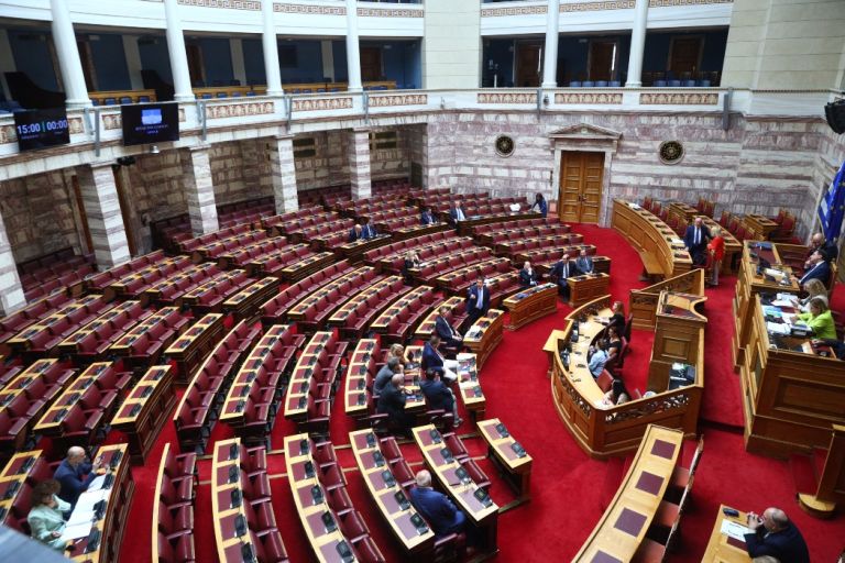 Δείτε [Live] την “μάχη” στη Βουλή για τη σύσταση προανακριτικής για τον ΟΠΕΚΕΠΕ