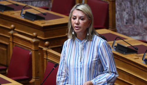 Η Ζέτα Μακρή εξηγεί πώς έπεσε θύμα εκβιασμού–«Είναι 3 χρόνια μεγαλύτερος από τον γιο μου,με πόνεσε πολύ αυτό»