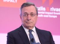 “Καμπανάκι Ντράγκι: Μια Ευρώπη αδύναμη, σιωπηλή και υποταγμένη στις ΗΠΑ” “Καμπανάκι Ντράγκι: Μια Ευρώπη αδύναμη, σιωπηλή και υποταγμένη στις ΗΠΑ”
