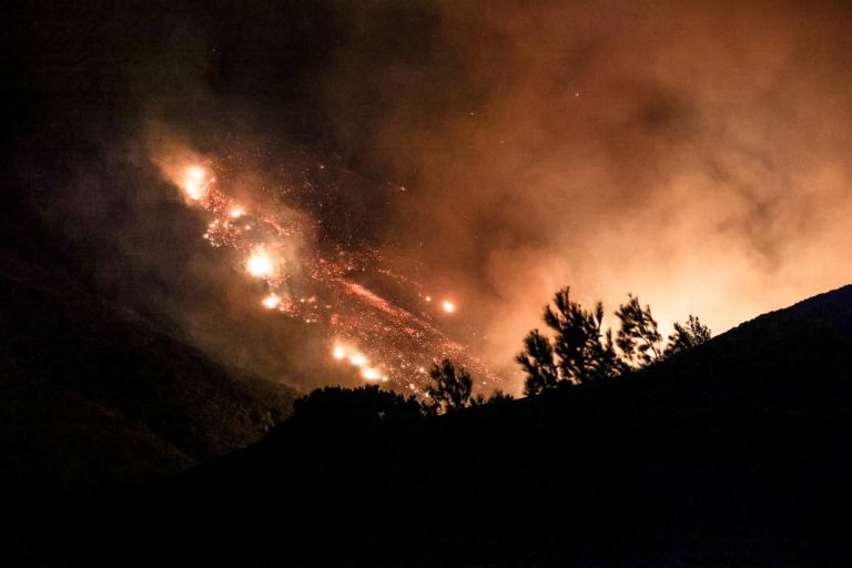 Φωτιά στη Χίο: Ανεξέλεγκτο το πύρινο μέτωπο, στο χωριό Κηπουριές- Εκκενώθηκαν Σπαρτούντα, Καμπιά, Παρπαριά