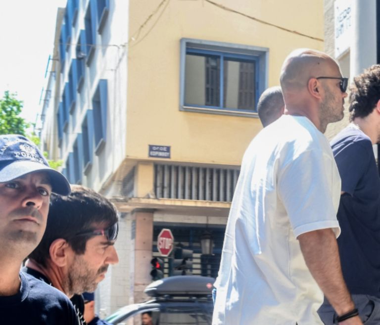 Φωτιές στην Πάτρα: Νέα προθεσμία για απολογία στον 25χρονο κατηγορούμενο για εμπρησμό