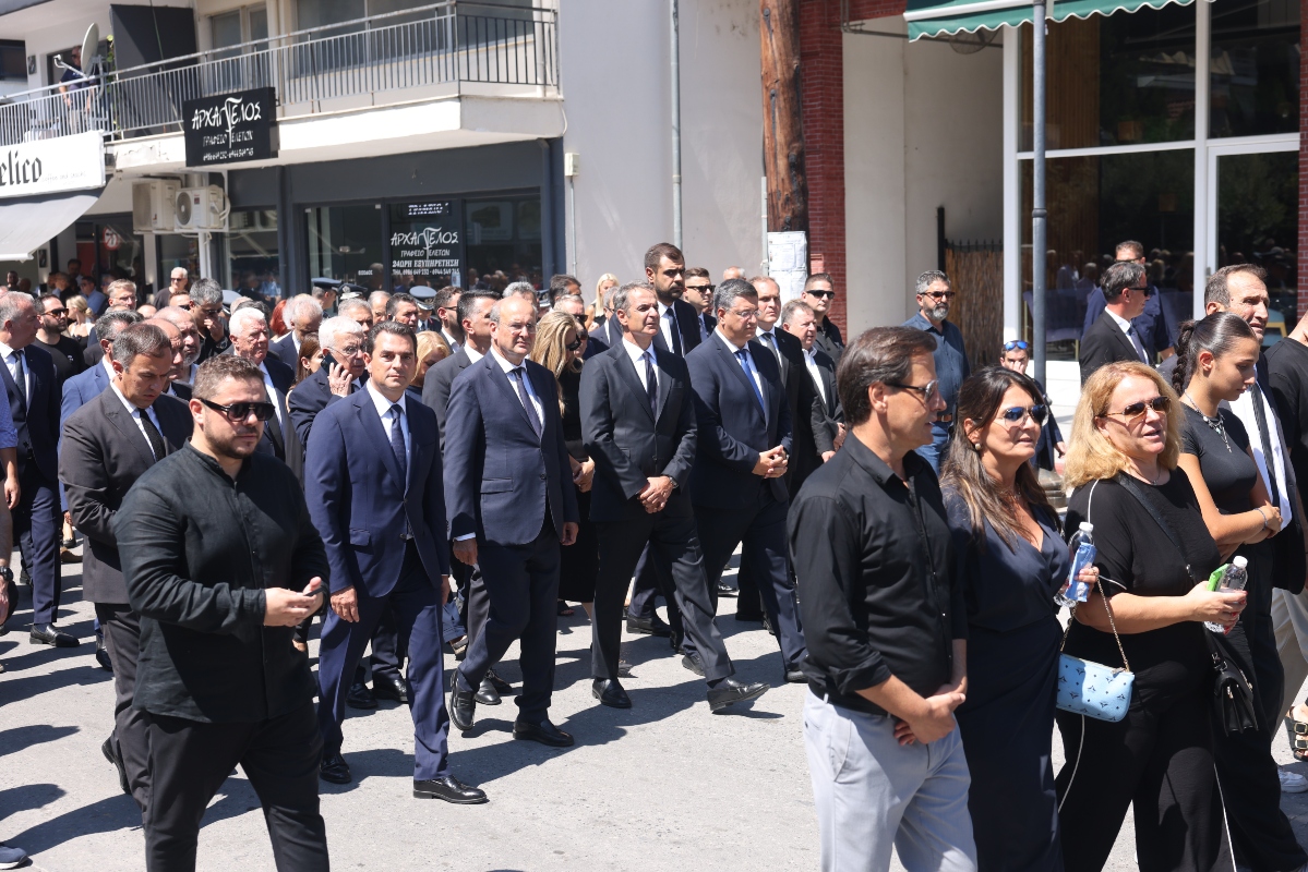 Απόστολος Βεσυρόπουλος: Ένα τελευταίο «αντίο» με βαθιά συγκίνηση και πολιτική βαρύτητα