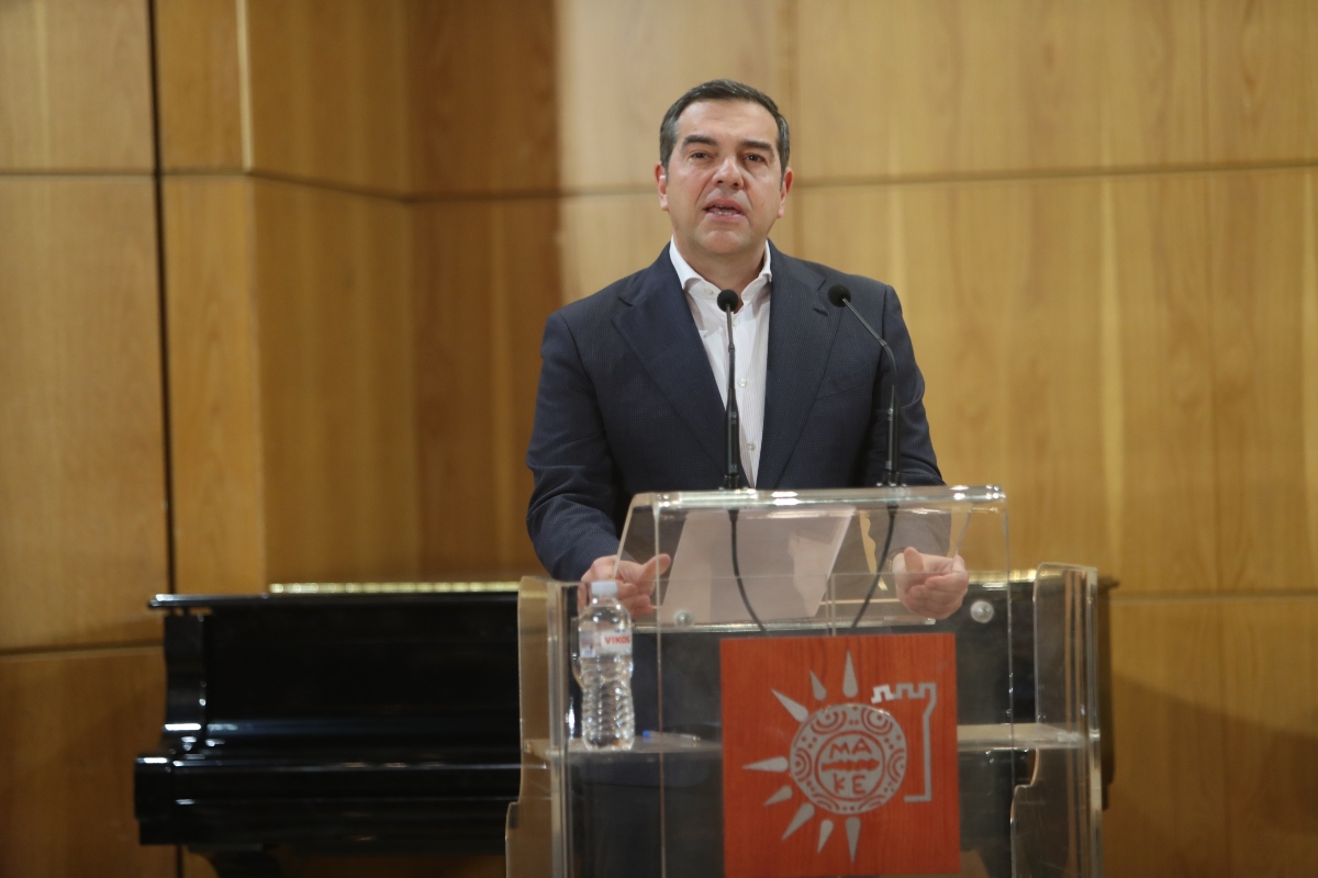 Σε επιφυλακή τα κομματικά επιτελεία ενόψει των ανακοινώσεων Τσίπρα