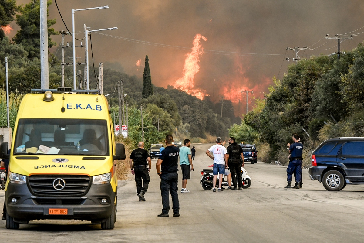 Wildfires:Achaia Faces Dangerous Blaze-Emergency Alerts for Evacuations Preveza,Kefalonia–Fires Chios,Arta