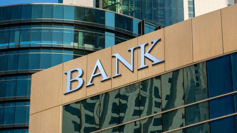 Ιταλία: Αντίθετος ο αντιπρόεδρος της κυβέρνησης στο να φορολογηθούν οι τράπεζες για τα έκτακτα κέρδη τους