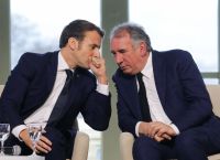 Η Γαλλία στη δίνη της οικονομικής και πολιτικής κρίσης Η Γαλλία στη δίνη της οικονομικής και πολιτικής κρίσης