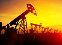 Goldman Sachs: «Βλέπει» πτώση της τιμής του Brent στα 50 δολάρια λόγω υπερπροσφοράς Goldman Sachs: «Βλέπει» πτώση της τιμής του Brent στα 50 δολάρια λόγω υπερπροσφοράς