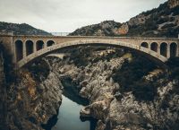 Ιταλία: Γέφυρα στη Σικελία καταρρέει την ώρα που περνάνε αυτοκίνητα Ιταλία: Γέφυρα στη Σικελία καταρρέει την ώρα που περνάνε αυτοκίνητα