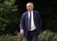 Αναβρασμός στη Γαλλία: Η κυβέρνηση κινδυνεύει να ανατραπεί Αναβρασμός στη Γαλλία: Η κυβέρνηση κινδυνεύει να ανατραπεί