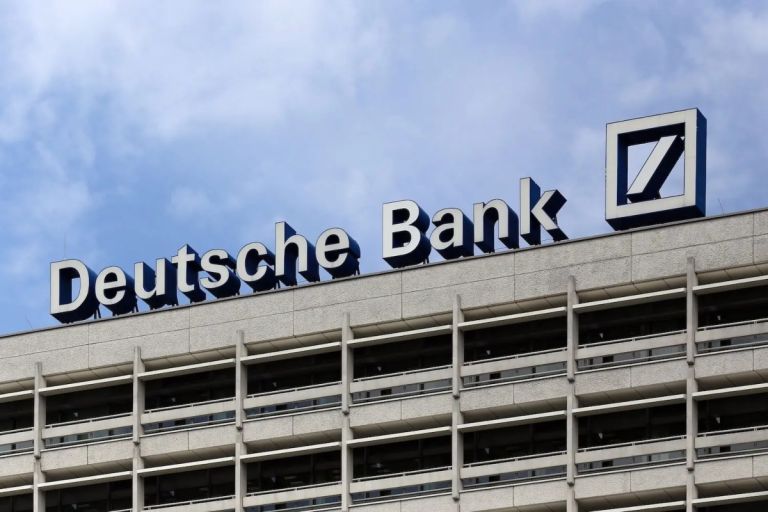 Deutsche Bank: Ποιες ελληνικές τράπεζες αναβαθμίζει και ποιες υποβαθμίζει