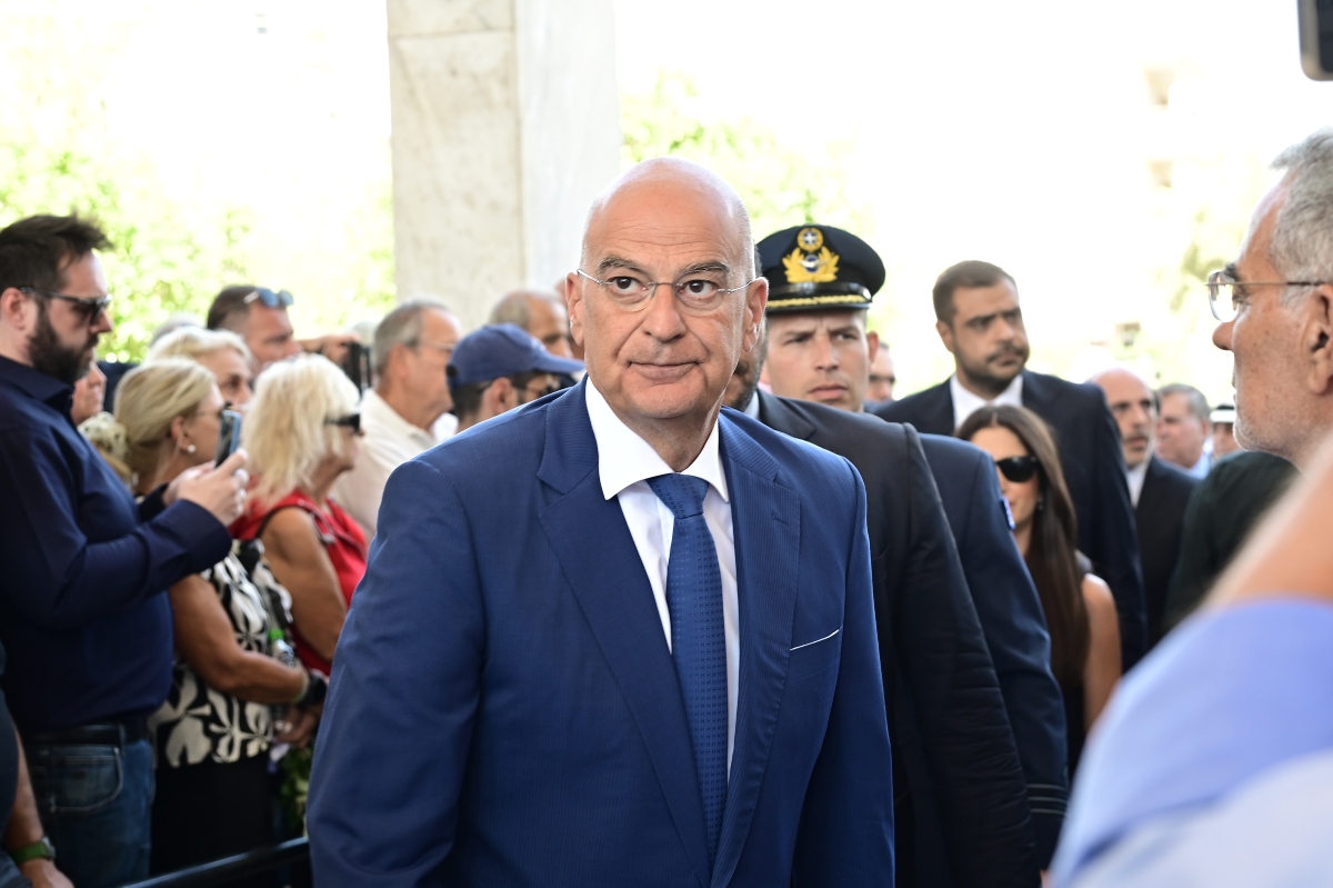 Ο Δένδιας «αδειάζει» Μαξίμου για Ρούτσι
