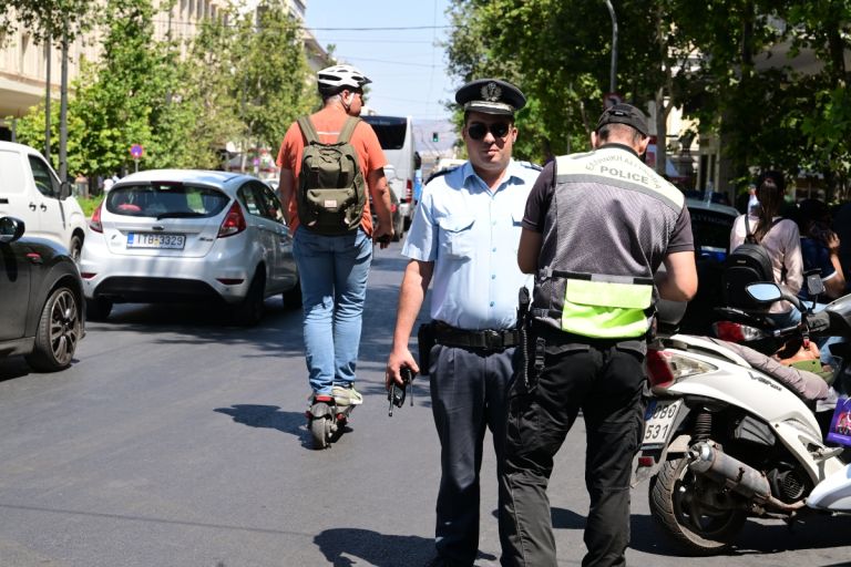 ΕΛΑΣ.: Πάνω από 3.000 πρόστιμα για κράνος σε μία εβδομάδα – «Πρωταθλήτρια» η Αττική
