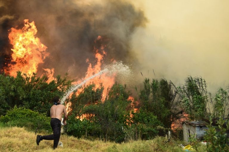Πολύ υψηλός κίνδυνος πυρκαγιάς σήμερα σε Ρόδο, Σάμο, Ικαρία