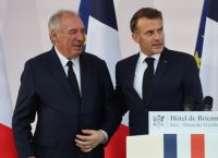 Πώς έφτασε η Γαλλία να μοιάζει με “νέα Ελλάδα”; Πώς έφτασε η Γαλλία να μοιάζει με “νέα Ελλάδα”;
