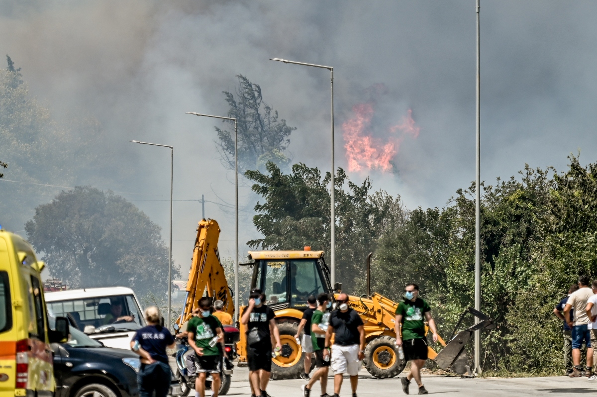 Στον εισαγγελέα τρεις συλληφθέντες για εμπρησμούς – Ομολογία 19χρονου