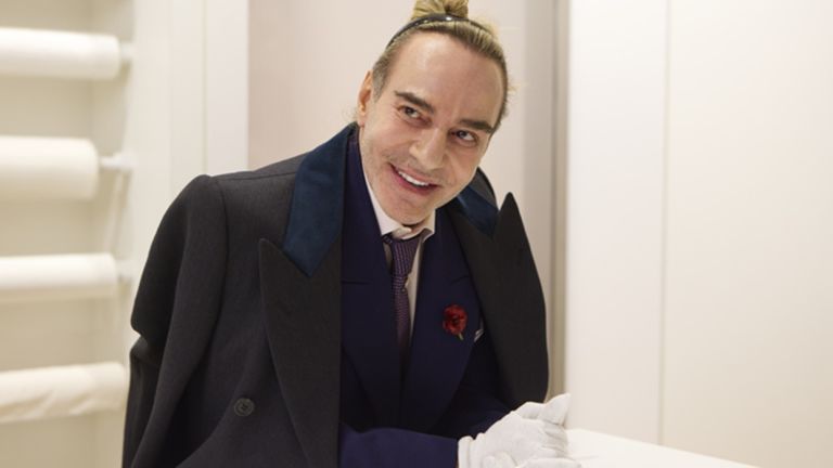 John Galliano: Η ιδιοφυΐα, η πτώση και το ερώτημα της συγχώρεσης