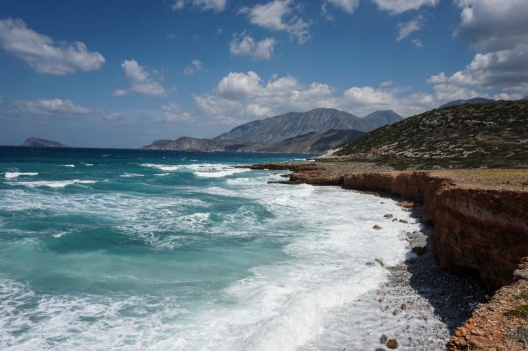 Πτώση της θερμοκρασίας, ενίσχυση των ανέμων αλλά και αφρικανική σκόνη