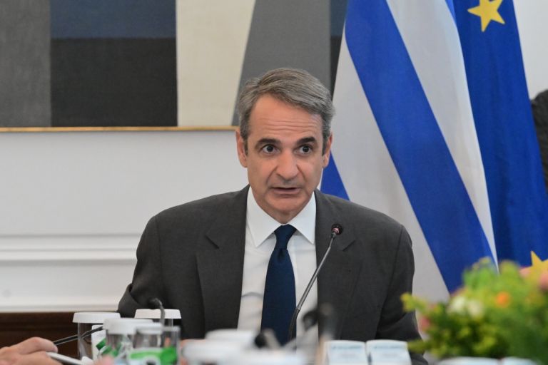 Η κυβέρνηση σε συμπληγάδες ανάμεσα σε ελληνοτουρκικά και ΟΠΕΚΕΠΕ