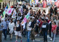 Νέο κίνημα στη Γαλλία καλεί σε γενική απεργία Νέο κίνημα στη Γαλλία καλεί σε γενική απεργία