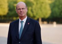 Έρικ Λομπάρντ: Η Γαλλία θα πετύχει τον στόχο ελλείμματος παρά την πολιτική κρίση Έρικ Λομπάρντ: Η Γαλλία θα πετύχει τον στόχο ελλείμματος παρά την πολιτική κρίση